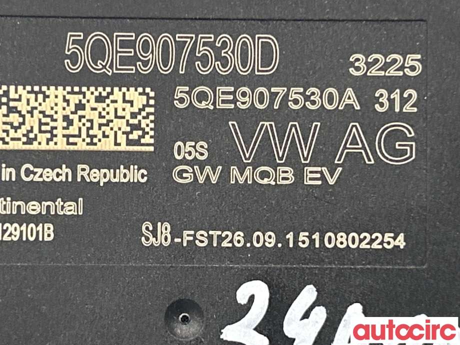 Diverse deler til VW Passat 2015-2019 (Fase 1) (B8) (B8) (VOLKSWAGEN|5QE907530D)