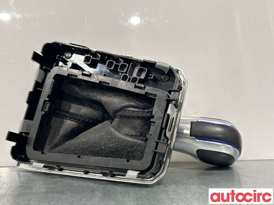 Diverse deler til VW Passat 2015-2019 (Fase 1) (B8) (B8) (VOLKSWAGEN|3G1713203D)