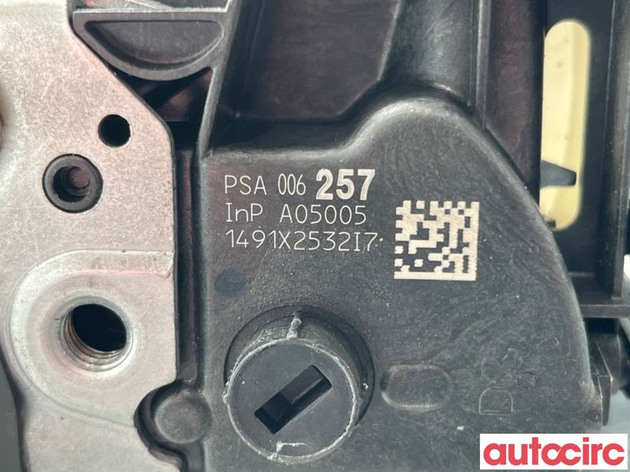 Låsekasse høyre foran til Peugeot 508 2011-2014 (Type I, Fase 1)  (PEUGEOT|9136GZ|PSA006257|9819263180)