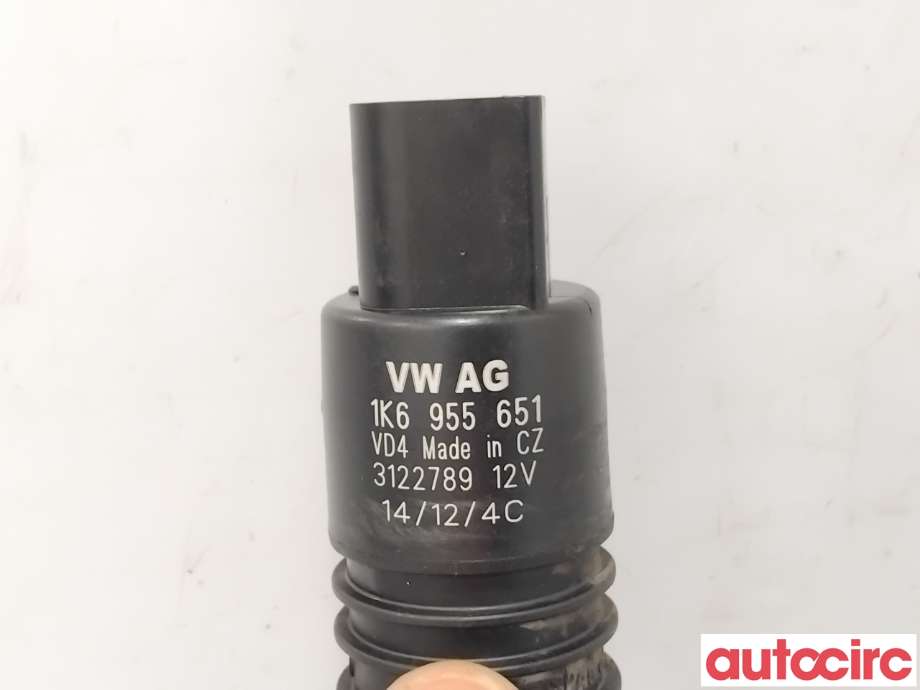 Spylerpumpe foran til VW Passat 2011-2015 (B7) (B7) (VOLKSWAGEN|1K6955651|)