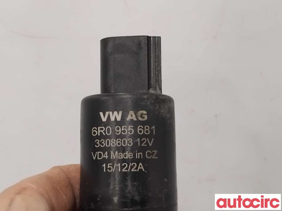 Spylerpumpe til VW Passat 2011-2015 (B7) (B7) (VOLKSWAGEN|6R0955681|)