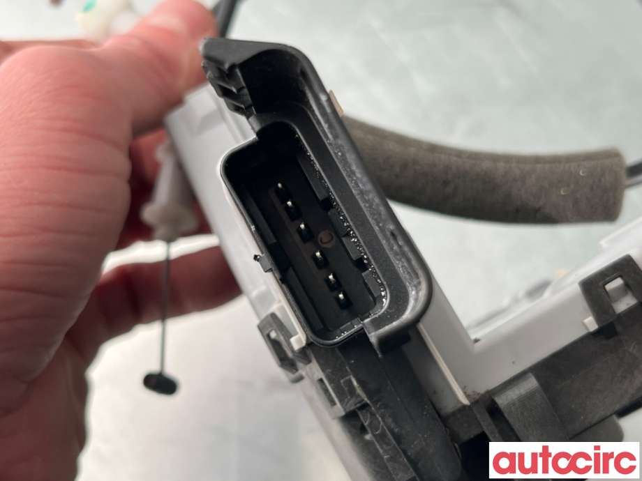 Låsekasse venstre bak til Peugeot 508 2011-2014 (Type I, Fase 1) (PEUGEOT|9137W6|PSA006262|9819263280)