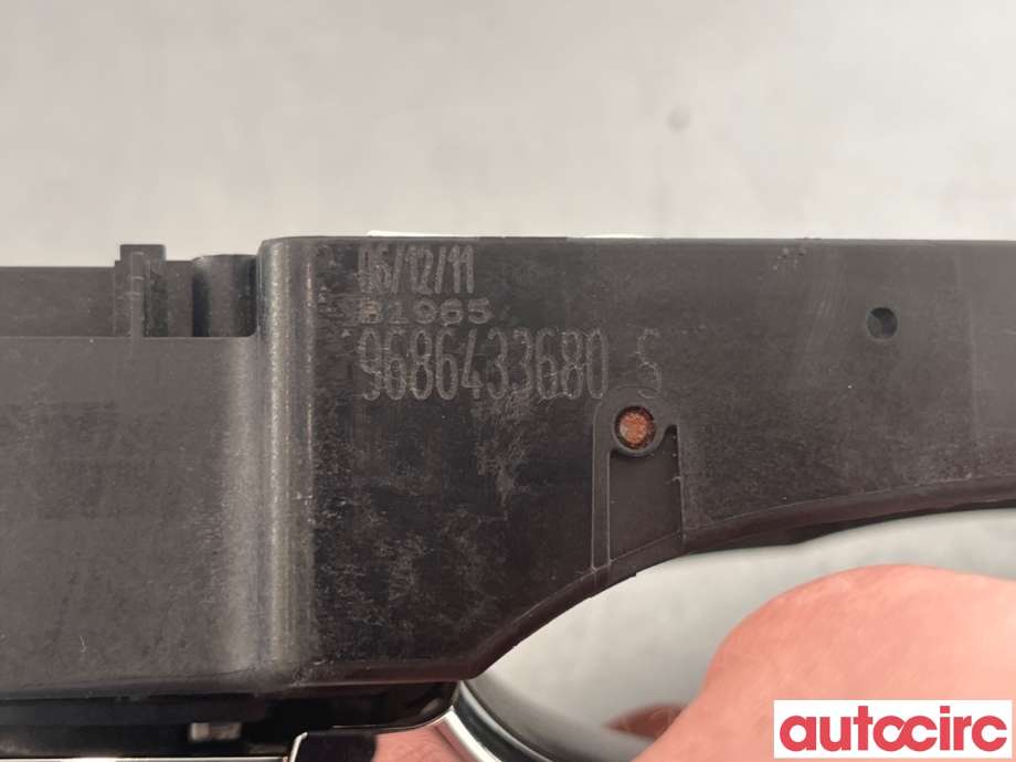 Dørhåndtak utv høyre foran til Peugeot 508 2011-2014 (Type I, Fase 1)  (PEUGEOT|1606874680|9109F5|967853201T)