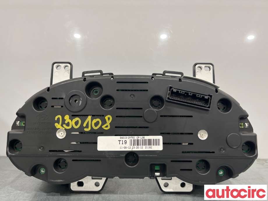 Instrumentpanel til Hyundai Veloster 2011-2015  (HYUNDAI|940132V750)