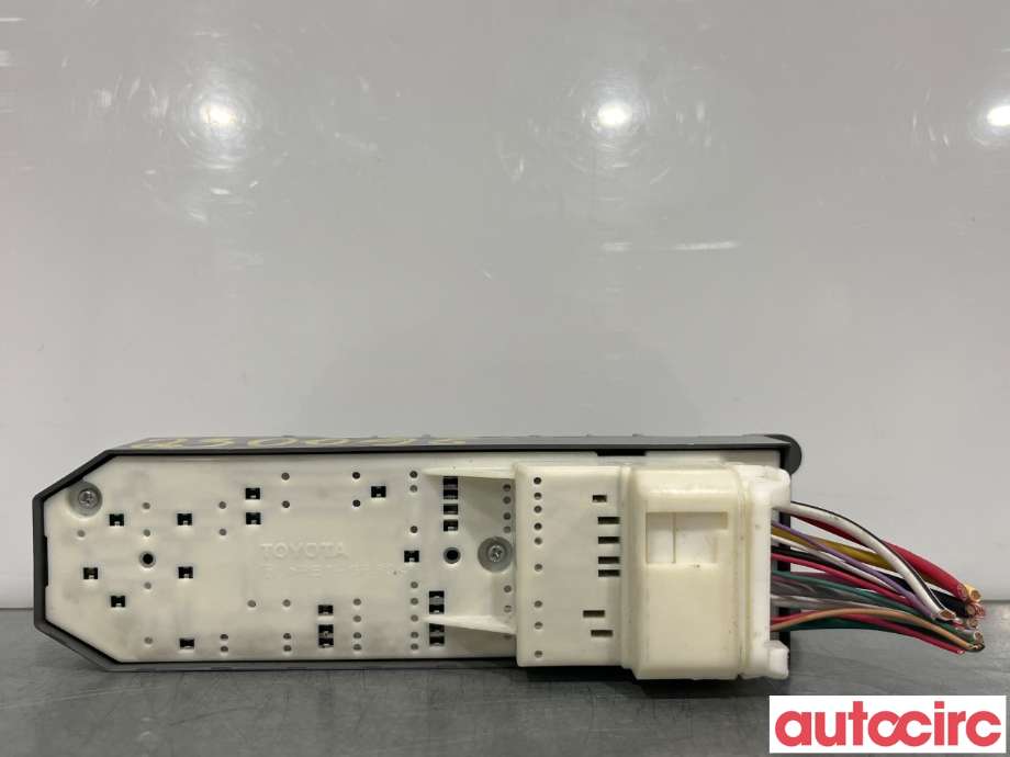 Bryter ruteheis til Toyota Yaris 2012-2014 (Type III, Fase 1)  (TOYOTA|848200D220)