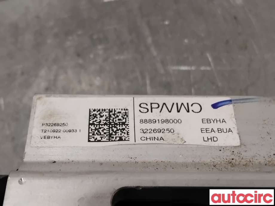 Rattaksel til Volvo XC40 2018-2024  (VOLVO|32269253|8889198000|32269250)