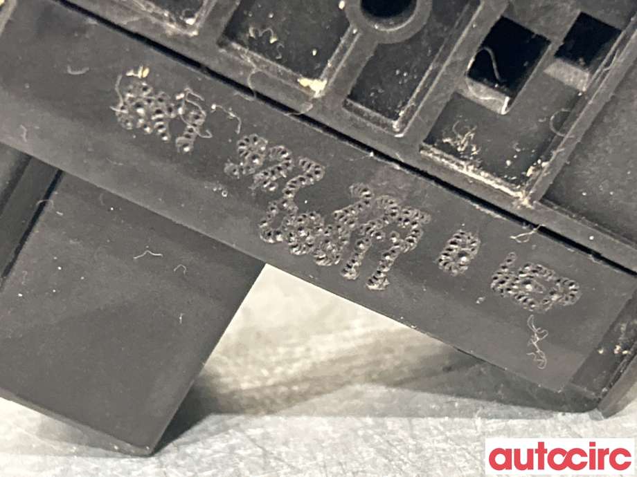Bryter elektrisk håndbrekk/parkbrems til Audi Q5 2008-2012 (Type I, Fase 1)  (AUDI|8K1927225B|8K1927225E)