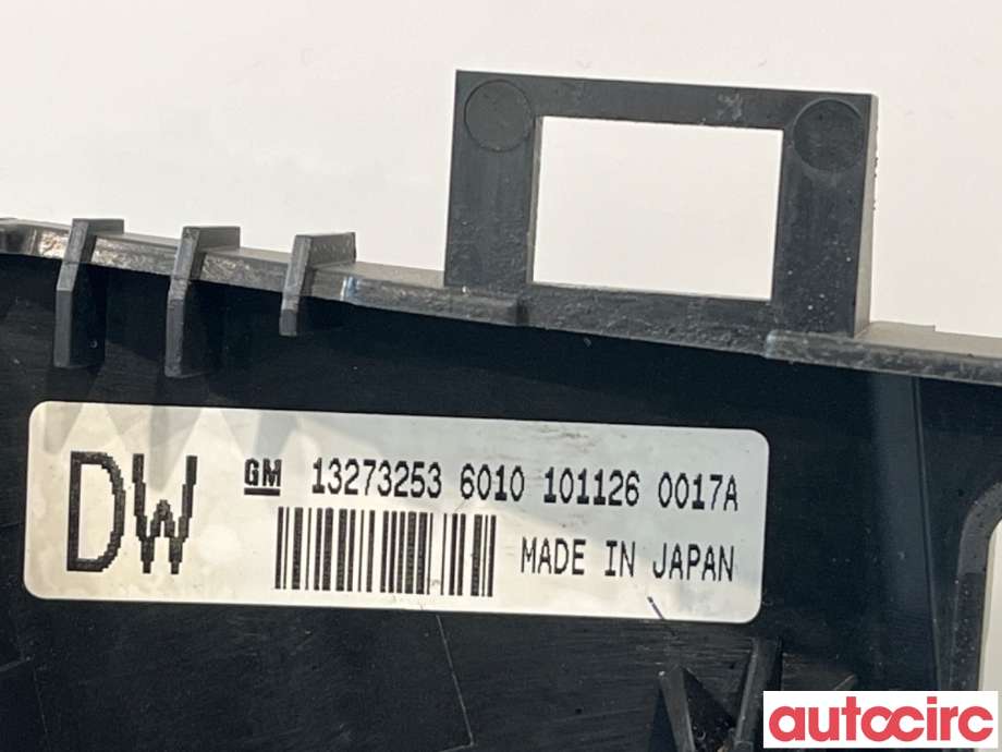 Dashbord diverse til Opel Insignia A 2009-2014  (OPEL|22759483||13273253)