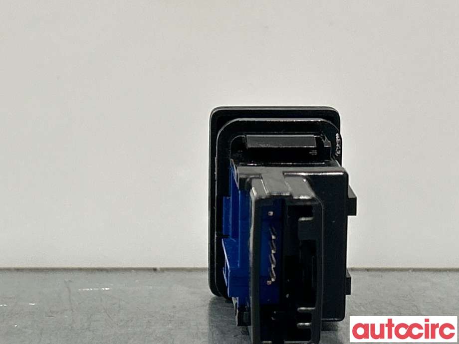 Bryter Antispinn til Toyota Yaris 2014-2020 (Type III, Fase 2)  (TOYOTA|8498802041)