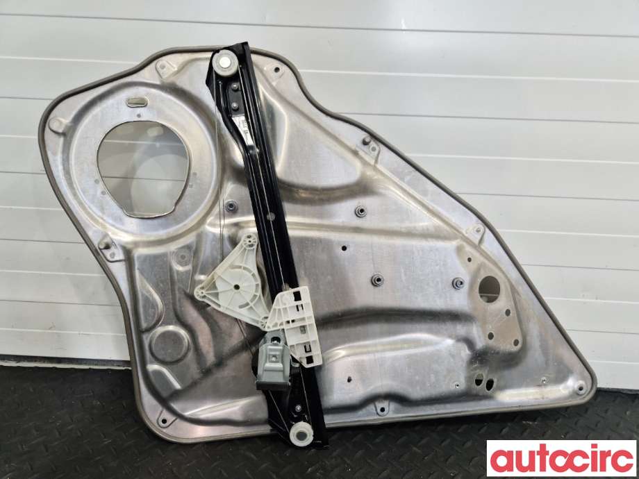 Ruteheis til Mercedes E-Klasse 2009-2013 (Fase 1) (W212) (W212) (MERCEDES|A2127301879|)