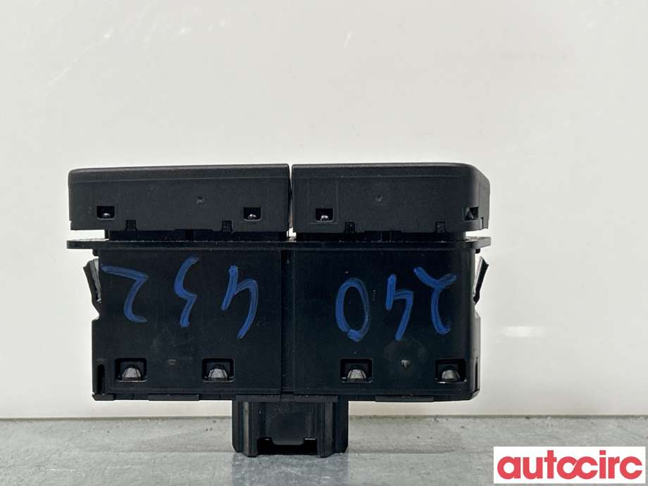 Bryter diverse til Ford Focus 2011-2014 (Type III, Fase 1)  (FORD|1696453||AM5T14B436FB)