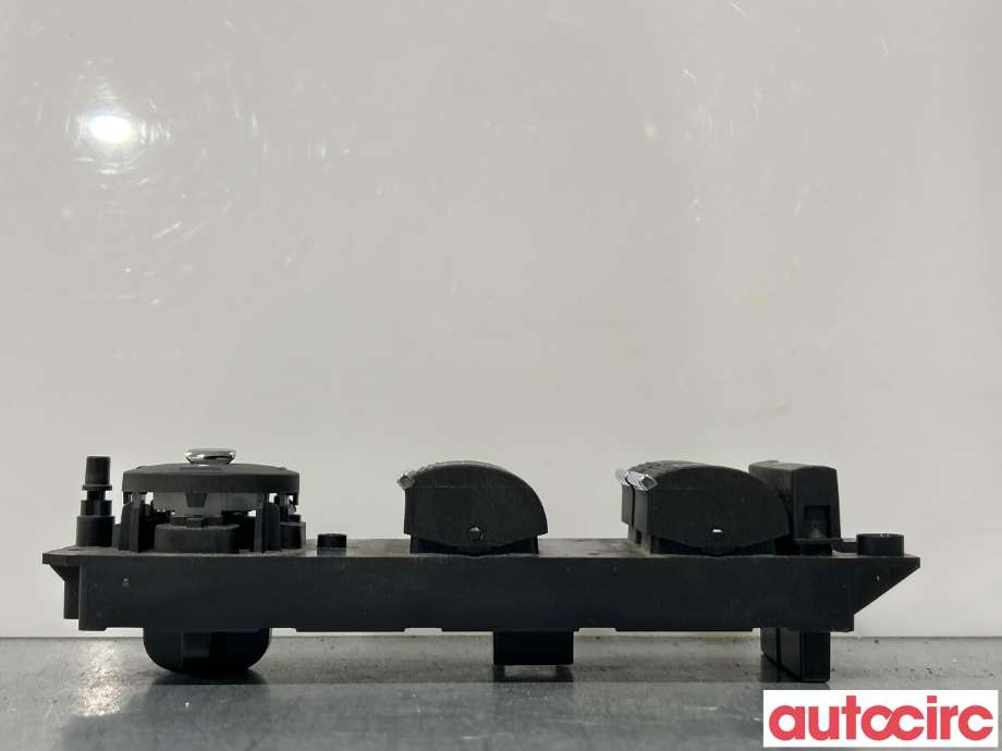 Bryter ruteheis til Ford Focus 2011-2014 (Type III, Fase 1)  (FORD|2029540)
