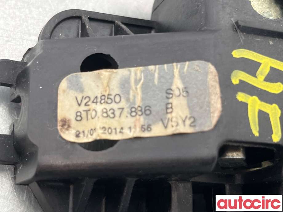 Dørhåndtak utv høyre foran til Audi A4, Allroad 2009-2016 (Type I) (B8) (B8) (AUDI|8T0837205A||8T0837886B)