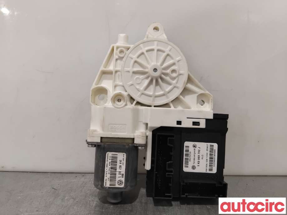 Ruteheis høyre foran til VW Golf V, Combi 2003-2008 (VOLKSWAGEN|1K0959702AG|0130822220|5K0959702A)