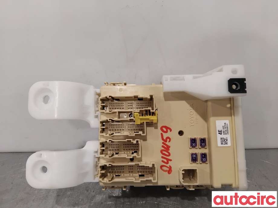 Sikringsboks til Toyota RAV4, 2013-2015 (Type IV, Fase 1)  (TOYOTA|8273042750)
