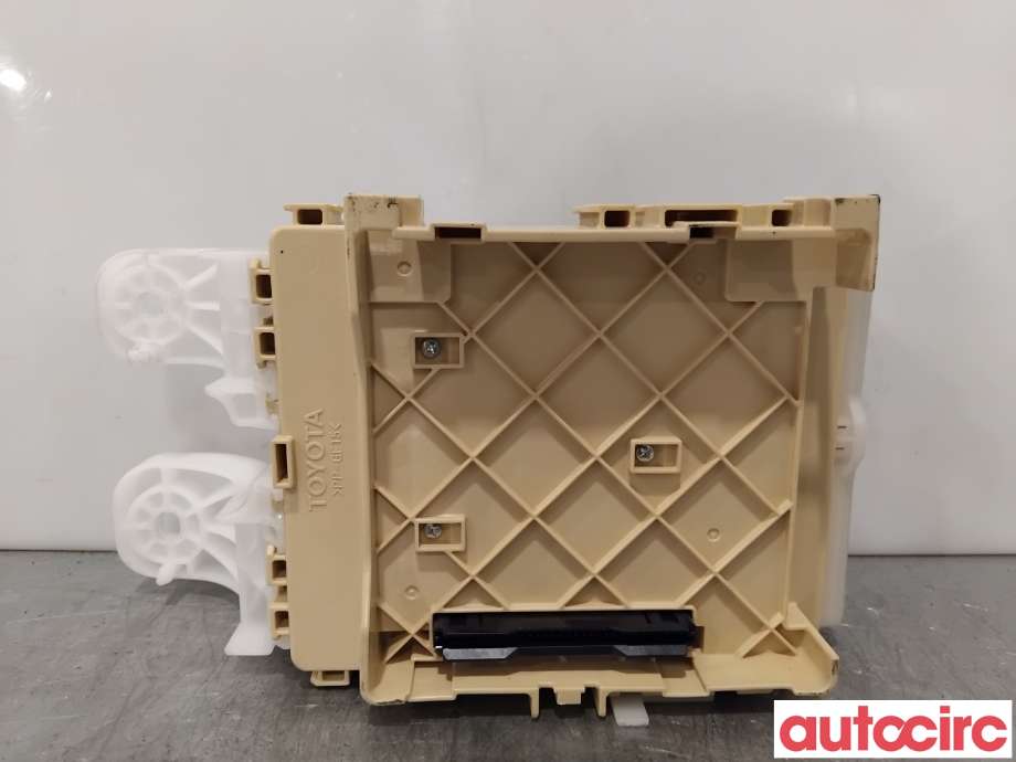 Sikringsboks til Toyota RAV4 2013-2015 (Type IV, Fase 1)  (TOYOTA|8273042750|6358-3372|82730-42750)