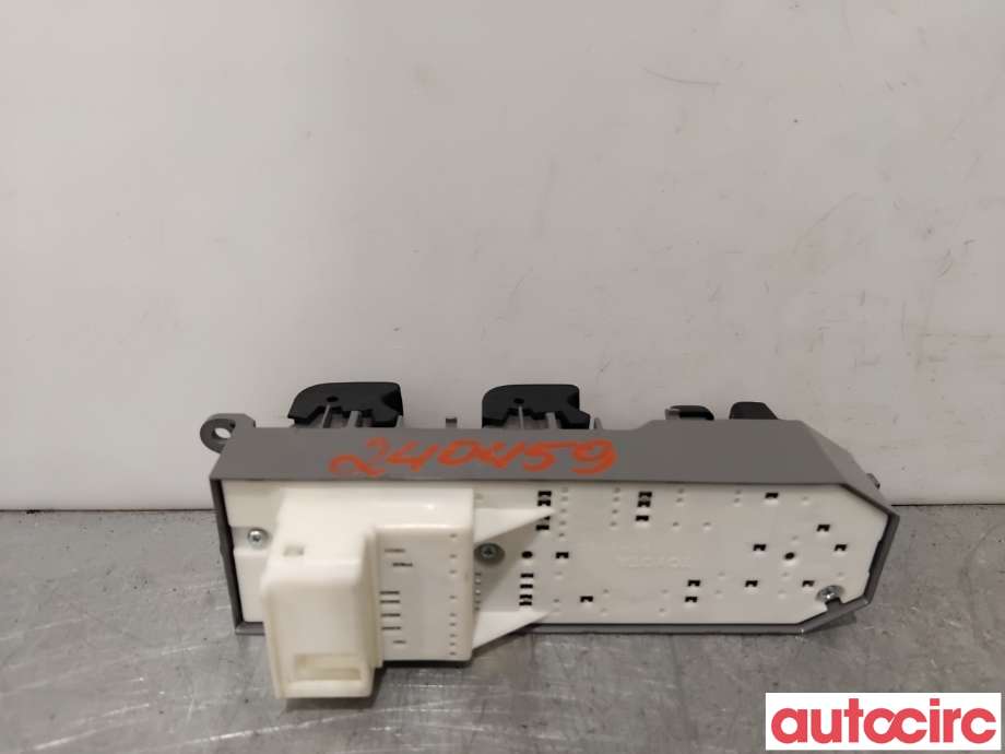 Bryter ruteheis til Toyota RAV4 2013-2015 (Type IV, Fase 1)  (TOYOTA|8482042210|)