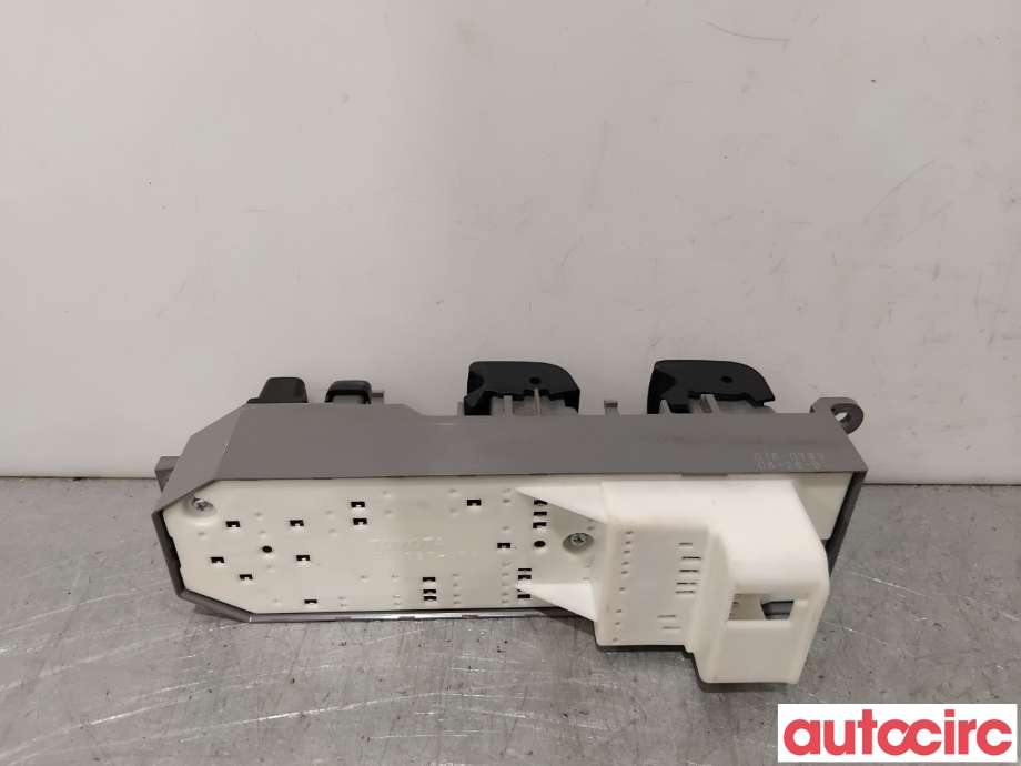 Bryter ruteheis til Toyota RAV4 2013-2015 (Type IV, Fase 1)  (TOYOTA|8482042210|)