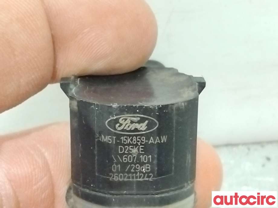 Parkeringssensor bak til Ford Focus 2011-2014 (Type III, Fase 1)  (FORD|2212315|607101|AM5T-15K859-AAW)