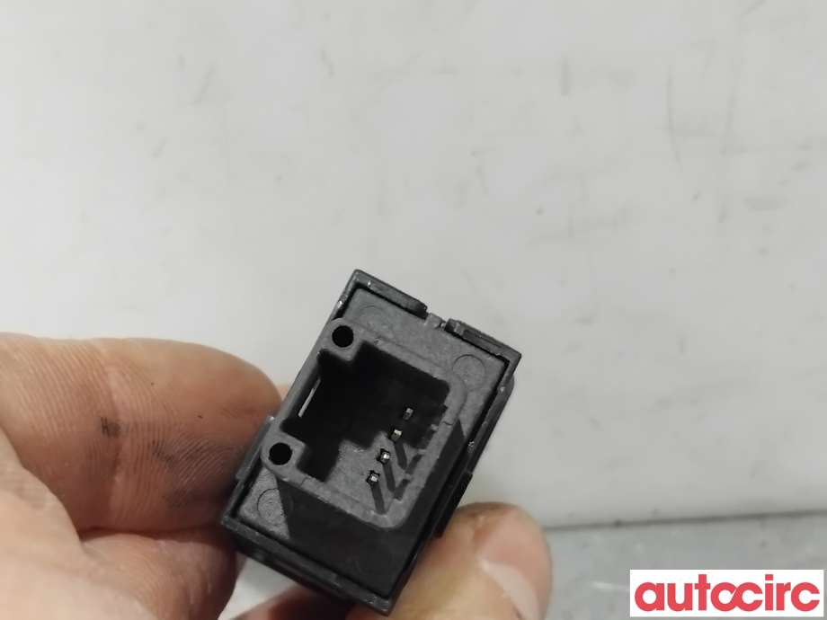 Bryter diverse til Mitsubishi Outlander 2015-->> (Type III, Fase 2)  (MITSUBISHI|8610A088|)