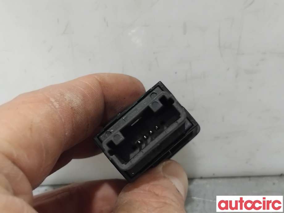 Bryter diverse til Mitsubishi Outlander 2015-->> (Type III, Fase 2)  (MITSUBISHI|8610A132|)