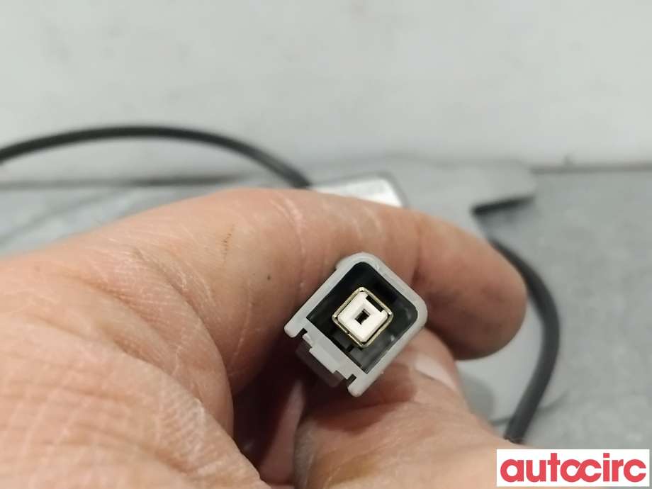 Antenne navigasjon til Mitsubishi Outlander 2015-->> (Type III, Fase 2)  (MITSUBISHI|8751A046|GA-242LND)