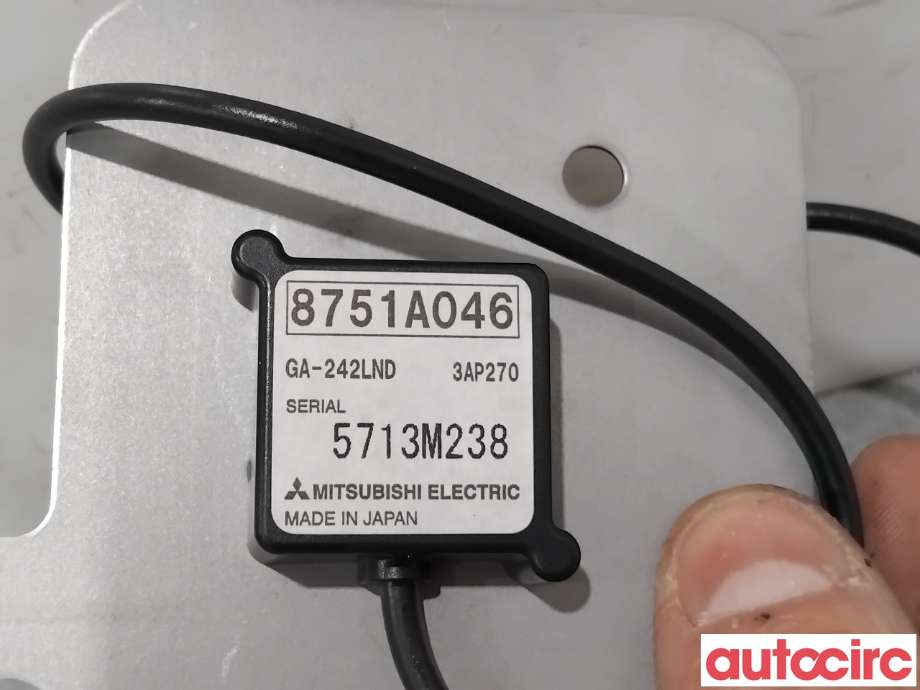 Antenne navigasjon til Mitsubishi Outlander 2015-->> (Type III, Fase 2)  (MITSUBISHI|8751A046|GA-242LND)