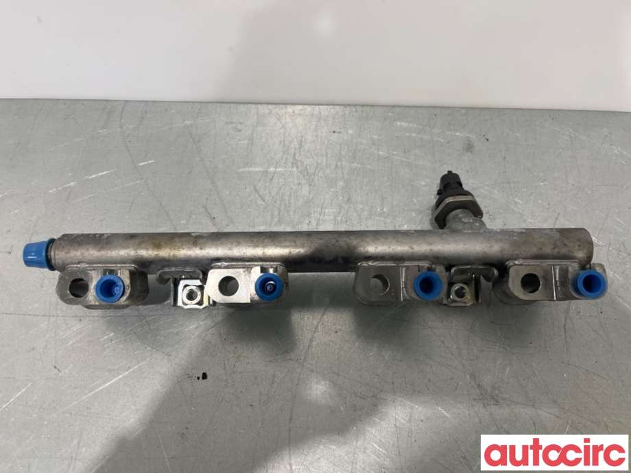Dyseskinne (fuelrail) til Suzuki SX4 S-CROSS 2013-->> (Type II)  (SUZUKI|15700-53S00|)
