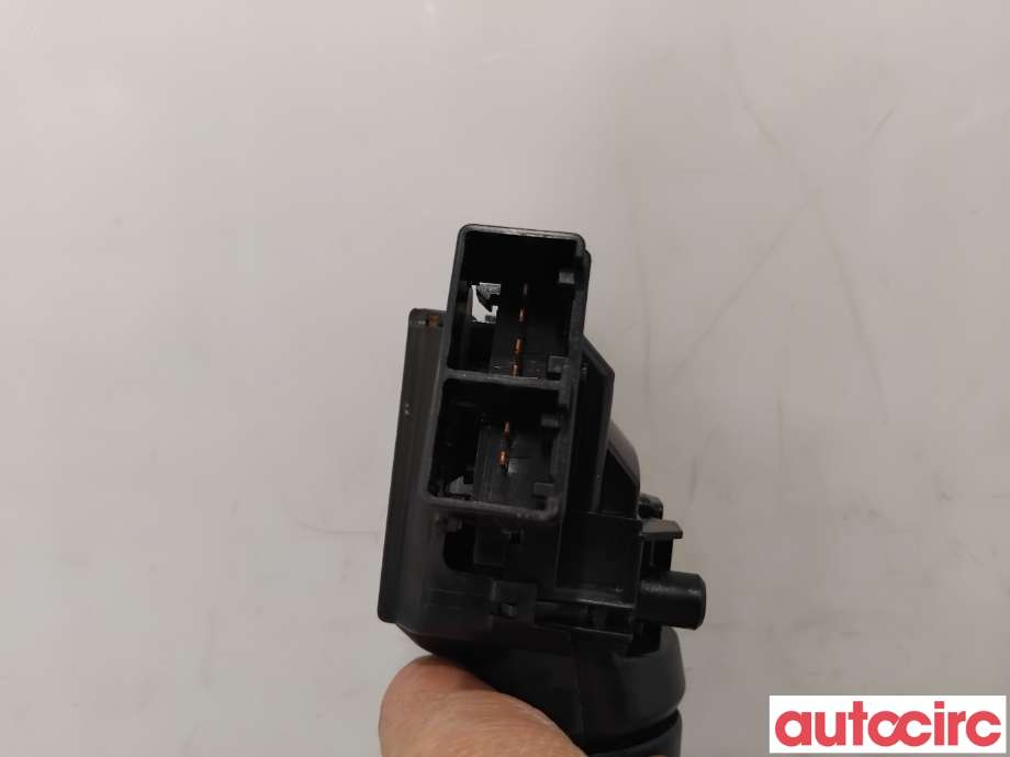 Bryter visker til Toyota Hilux 2006-2011  (TOYOTA|8465206220|)