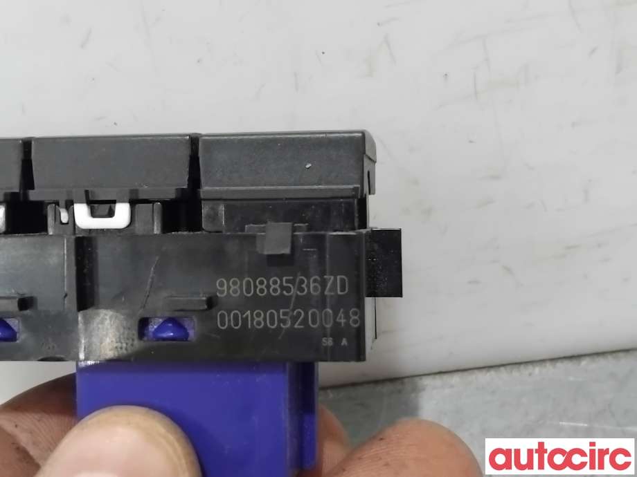 Bryter diverse til Peugeot Expert 2016-->> (Type III)  (PEUGEOT|98088536ZD|)