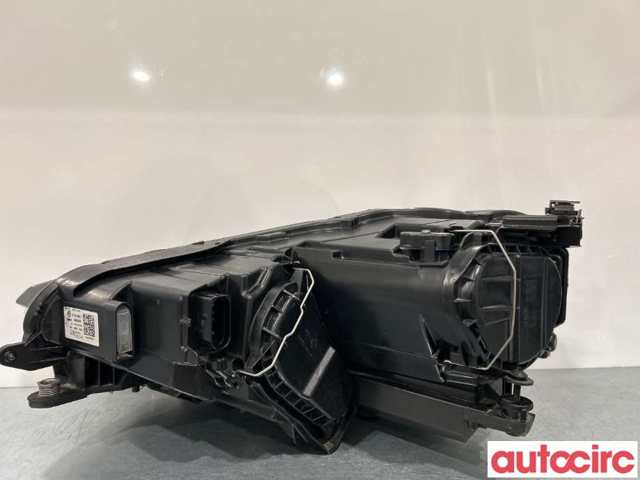 Frontlykt høyre halogen til VW Golf Sportsvan 2014-2018  (VOLKSWAGEN|517941006C)