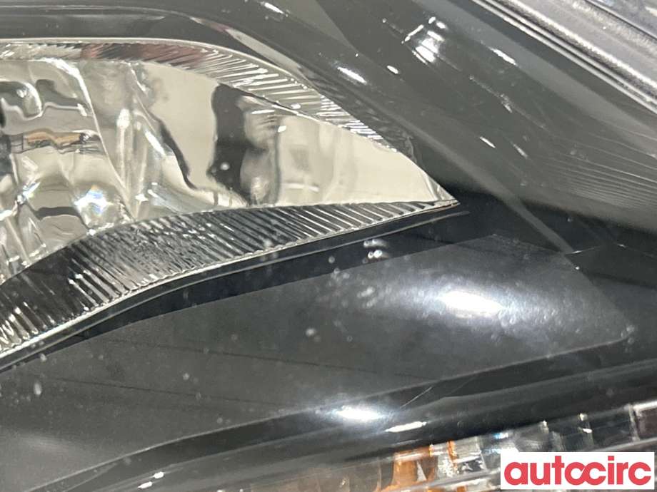 Frontlykt høyre halogen til Ford Focus 2011-2014 (Type III, Fase 1)  (FORD|1873925)