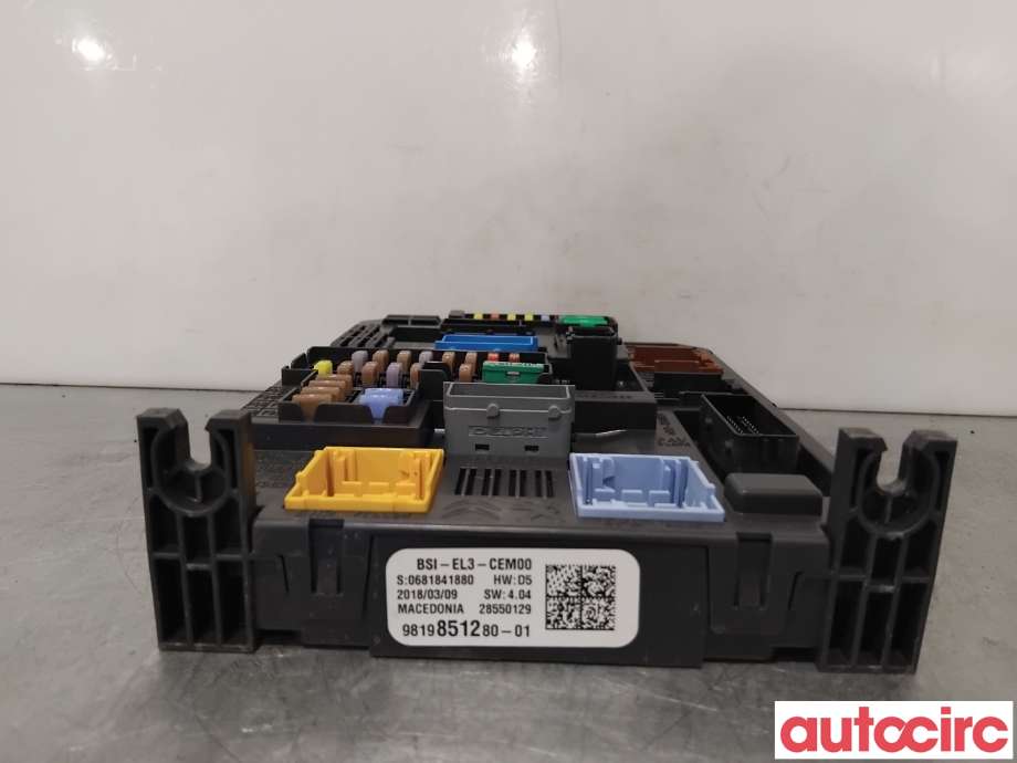 Sikringsboks til Peugeot Expert 2016-->> (Type III)  (PEUGEOT|1669608280|28550129|9819851280)