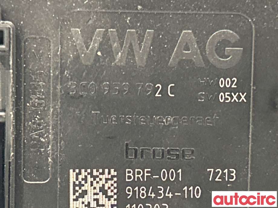 Ruteheis høyre foran til VW Passat 2011-2015 (B7) (B7) (VOLKSWAGEN|3AA959702A|988697-305|3AA998702)