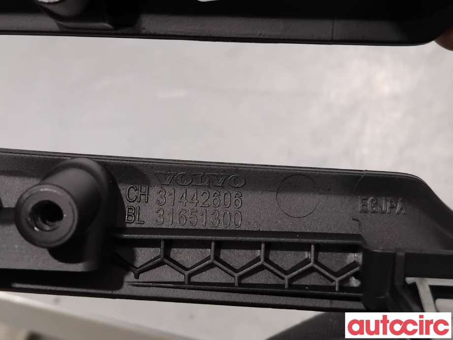 Diverse deler til Volvo XC40 2018-2024  (VOLVO|31442606|)
