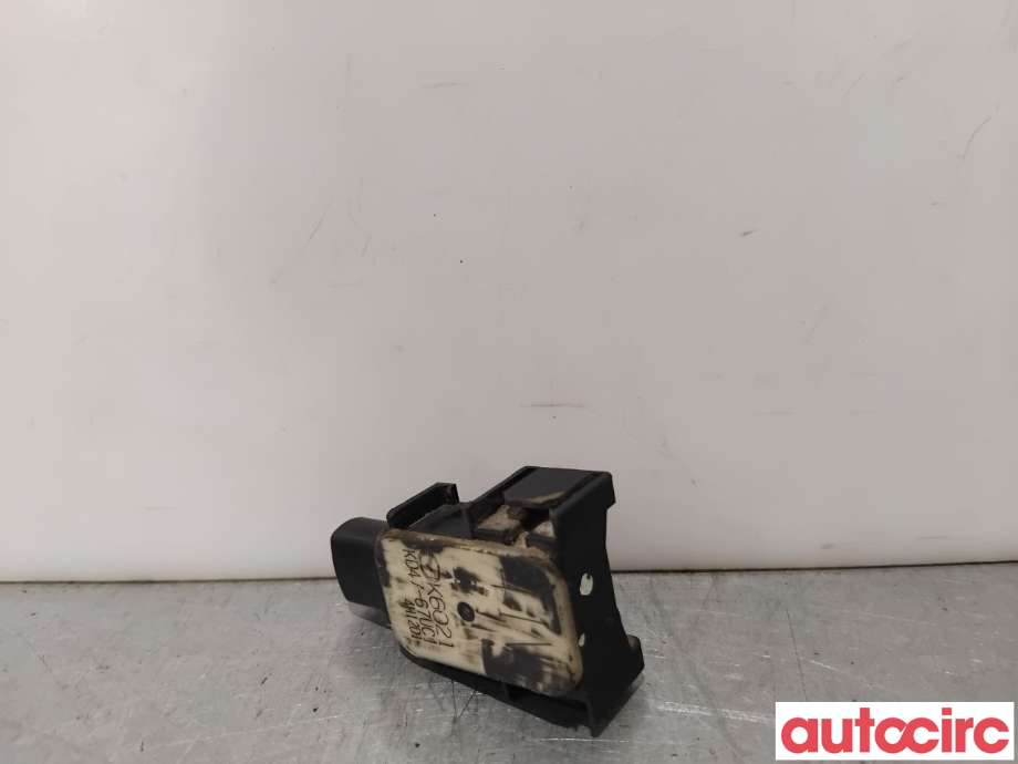 Parkeringssensor bak til Mazda 3 2013-2016 (Type III, Fase 1)  (MAZDA|KD47-67-UC1||KD47-67UC1)