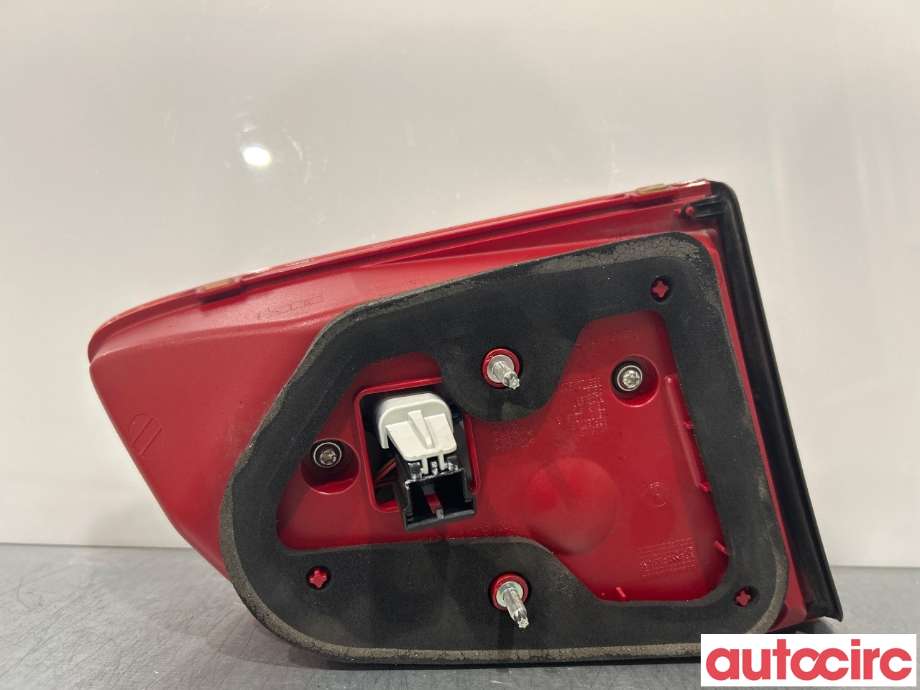 Baklykt høyre indre til VW Passat 2011-2015 (B7) (B7) (VOLKSWAGEN|3AF945308E)