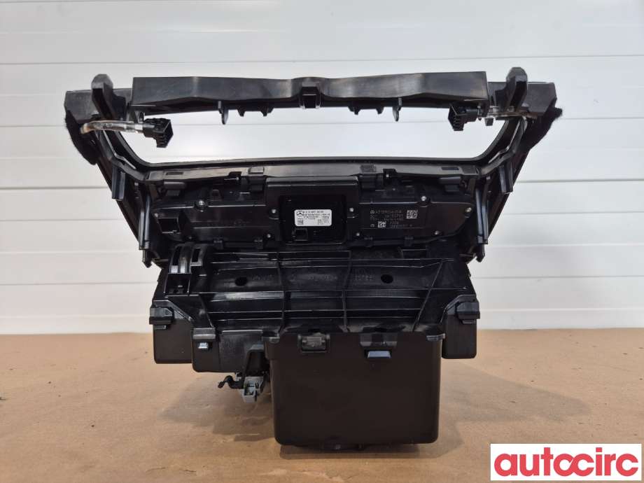 Diverse deler til Mercedes E-Klasse 2016-2023 (W213) (W213) (MERCEDES|A2138100815|)