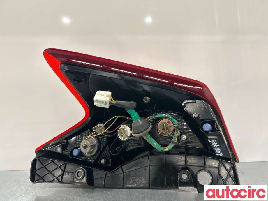 Baklykt venstre til Nissan Note 2006-2013 (Type I)  (NISSAN|265503VA0A)