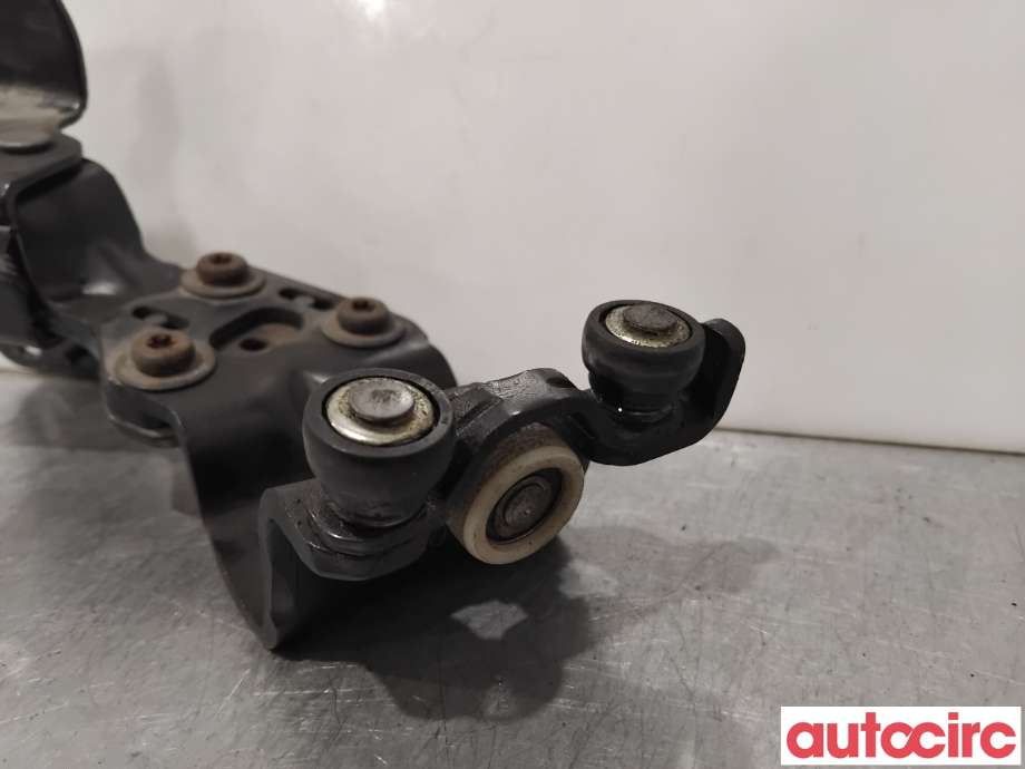 Diverse deler til Ford B-Max 2012-2017 (FORD|2099394||AV11-R260A68-AE)