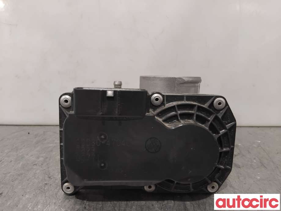 Spjeldhus til Toyota Yaris 2014-2020 (Type III, Fase 2)  (TOYOTA|2203047040||22030-47040)