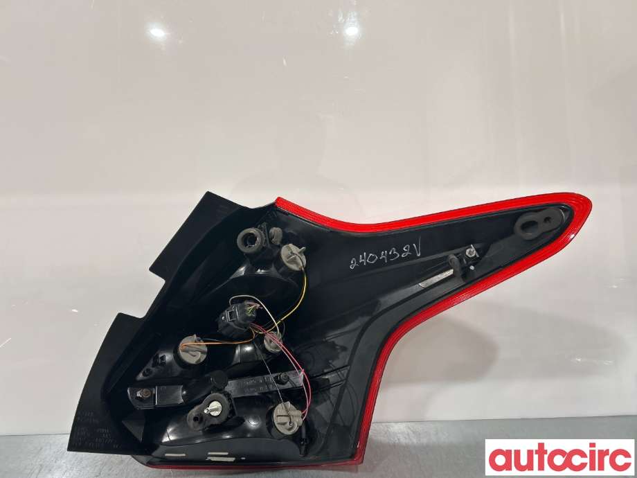 Baklykt venstre til Ford Focus 2011-2014 (Type III, Fase 1)  (FORD|1825320)