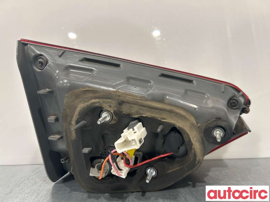 Baklykt høyre indre til Hyundai i40 2012-2017  (HYUNDAI|924043Z000)