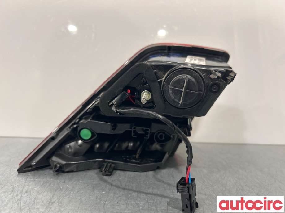 Baklykt høyre indre til Peugeot 308 2013-2021 (Type II)  (PEUGEOT|9677818280)