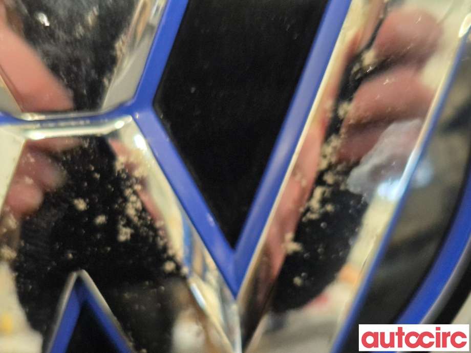 Grill til VW e-Golf 2017-2020 (Fase 2)  (VOLKSWAGEN|5GE853651F|)