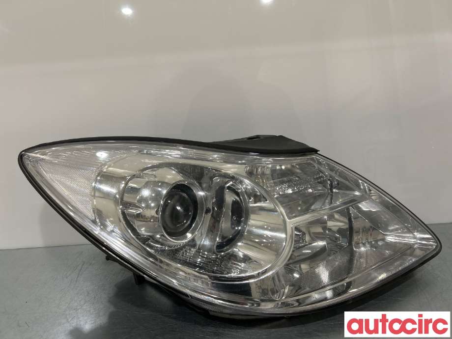 Frontlykt høyre halogen til Hyundai Ix35, 2010-2015 (HYUNDAI|921023J320)
