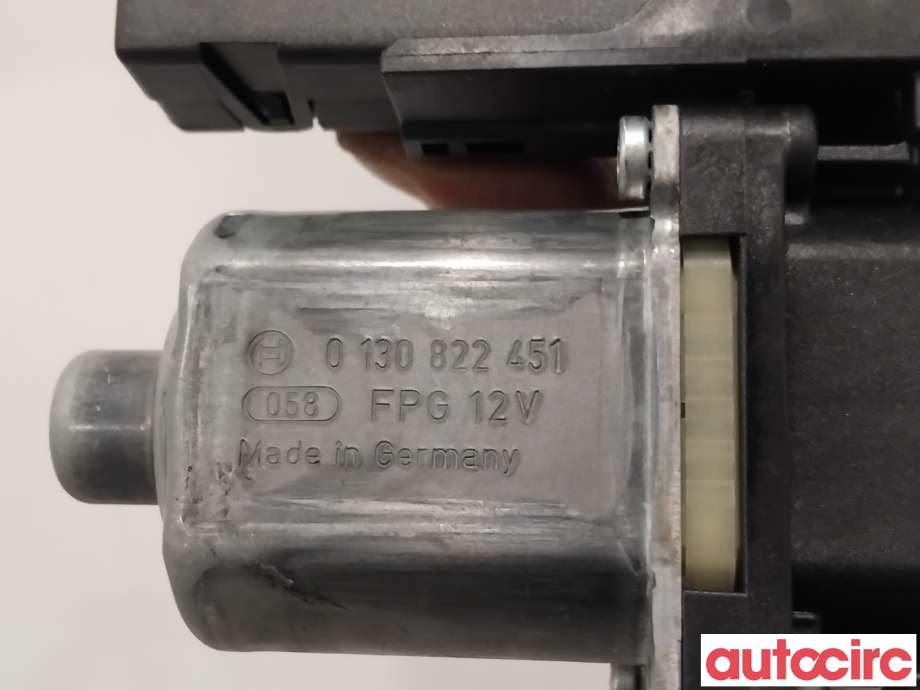Ruteheis venstre foran til VW Passat 2011-2015 (B7) (B7) (VOLKSWAGEN|3AA959701A|938400-305|3AA998701)