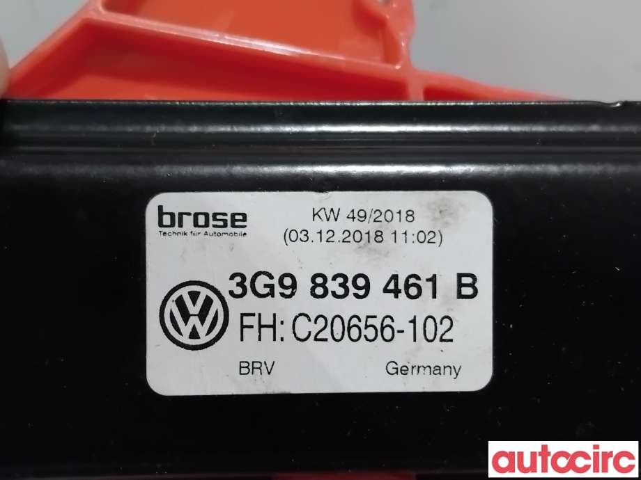 Ruteheis til VW Passat 2015-2019 (Fase 1) (B8) (B8) (VOLKSWAGEN|3G9839461B|)