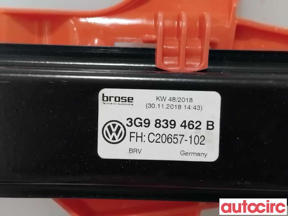 Ruteheis til VW Passat 2015-2019 (Fase 1) (B8) (B8) (VOLKSWAGEN|3G9839462B|)