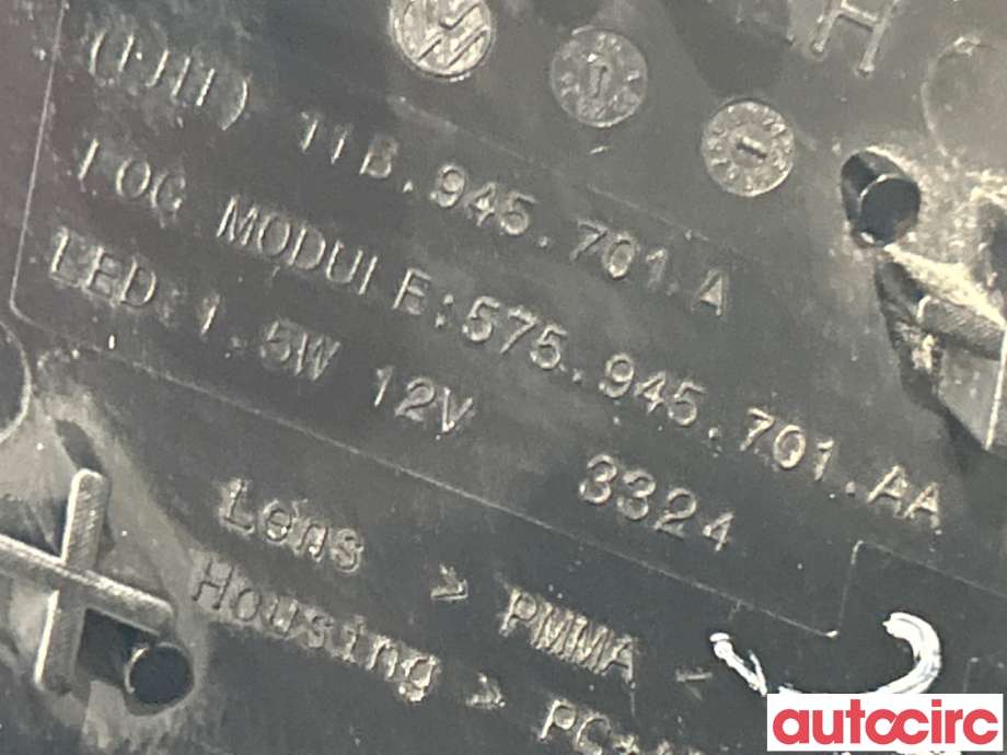 Baklykt fra støtfanger til VW ID.4 2020-->> (VOLKSWAGEN ID4|11B945701A)